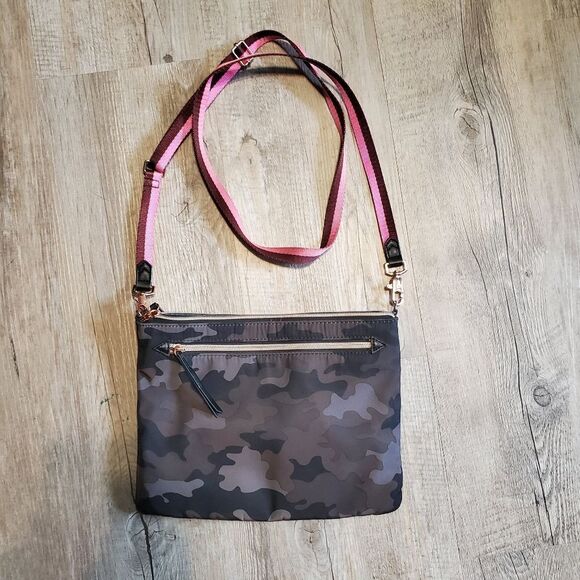 Stella & Dot Black and Gray Camo w/Pink Tiger Print Inside Nylon Crossbody Bag - Picture 2 of 4